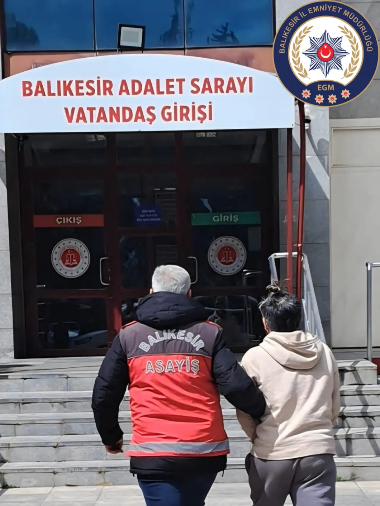 91 Kayıtla Aranan Dolandırıcı Balıkesir'de Yakalandı