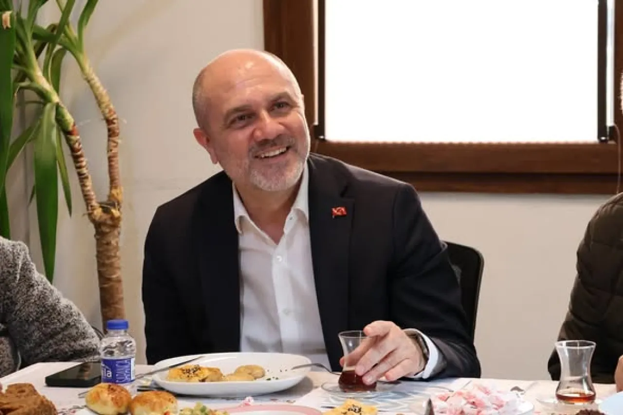 Marmara Adalar Belediye Başkanı Çınarlı'da Kadınlarla Buluştu