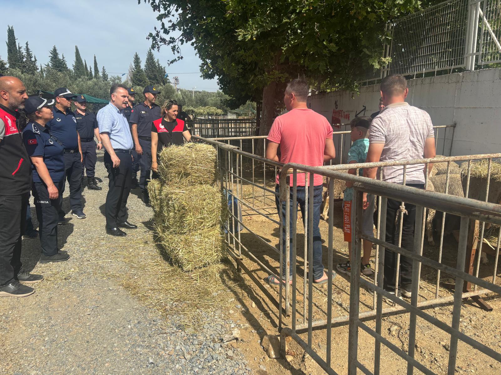 Edremit Kaymakamı Kurban Satış Alanlarını Denetledi