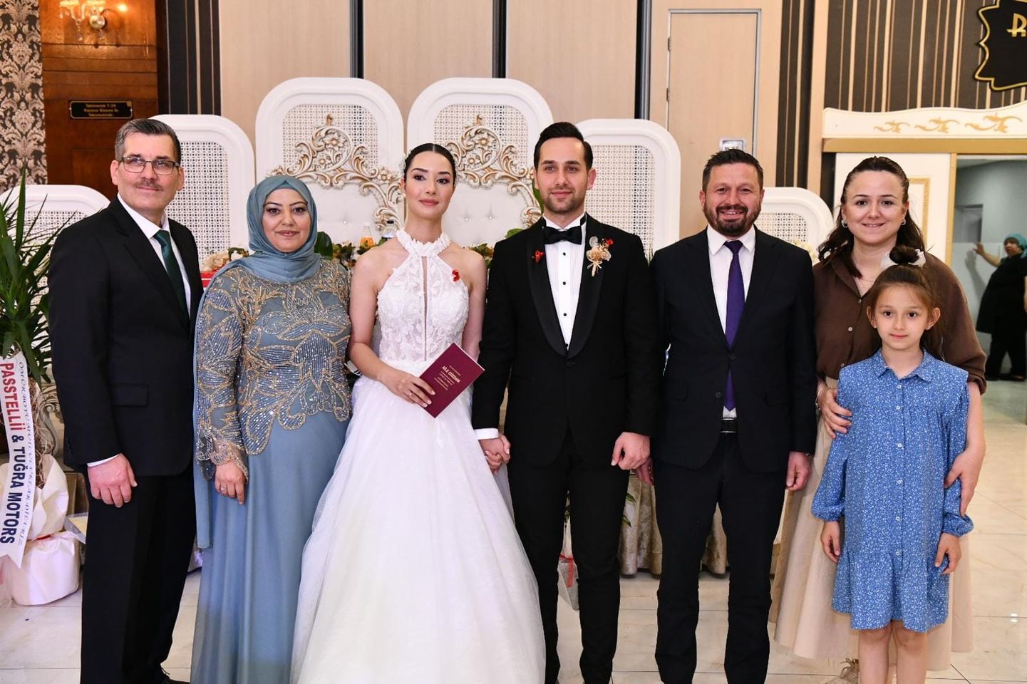AK Parti Balıkesir İl Kadın Kolları Başkanı Meral Cengiz’in Oğlunun Düğününe Görkemli Katılım