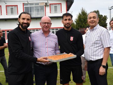 CHP Balıkesir Milletvekili Takım Ziyaretinde Şampiyonluk Sözü Aldı