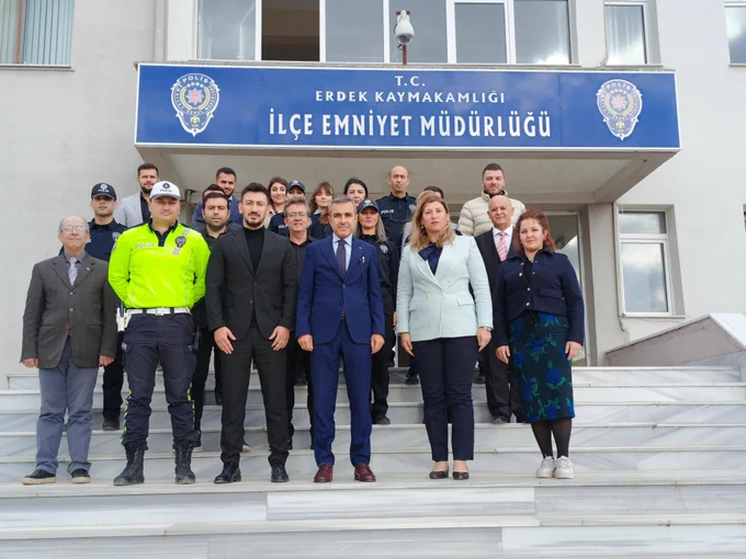 Erdek Kaymakamı, Güvenlik Güçleriyle Vedalaştı