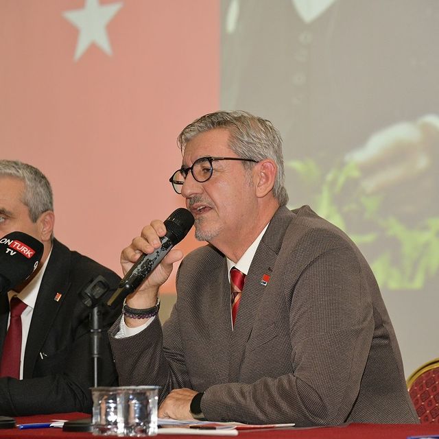 Balıkesir Karesi Belediye Başkanı Mesut Akbıyık CHP Balıkesir İl Başkanlığının Toplantısına Katıldı