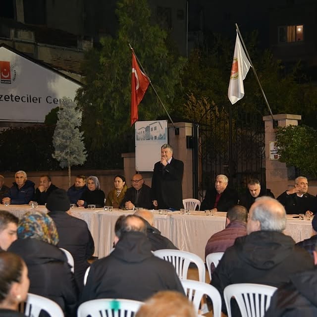 Hacı İsmail Mahallesi ve Karesi Mahallesi Muhtarları ve CHP Karesi İlçe Başkanı Hemşehrileriyle Buluştu