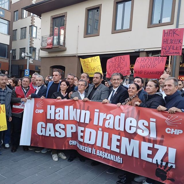 CHP KARESİ İlçe Başkanlığı, Esenyurt Belediye Başkanı’nın Görevden Alınmasını Eleştirdi