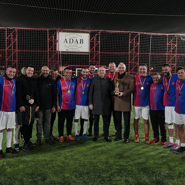 Kurumlar Arası Halı Saha Turnuvasında dostluk galip geldi.