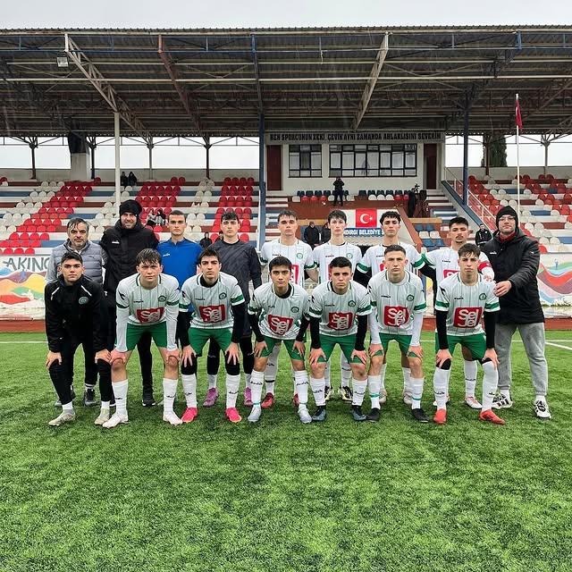 Gönen Belediyespor U18 Takımı Liderlik Koltuğunda