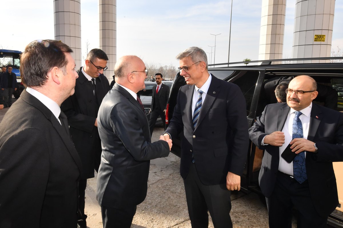 Sağlık Bakanı Prof. Dr. Kemal Memişoğlu Yaralı Öğrencileri Ziyaret Etti