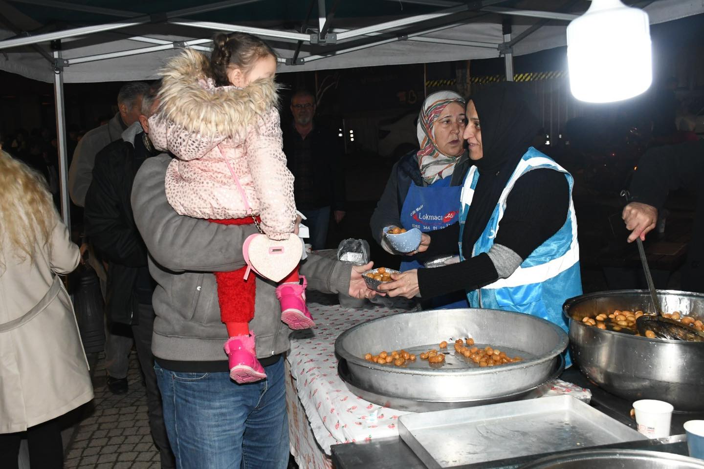 Gönen’de Miraç Kandili’nde Lokma Hayrı Yoğun İlgi Gördü