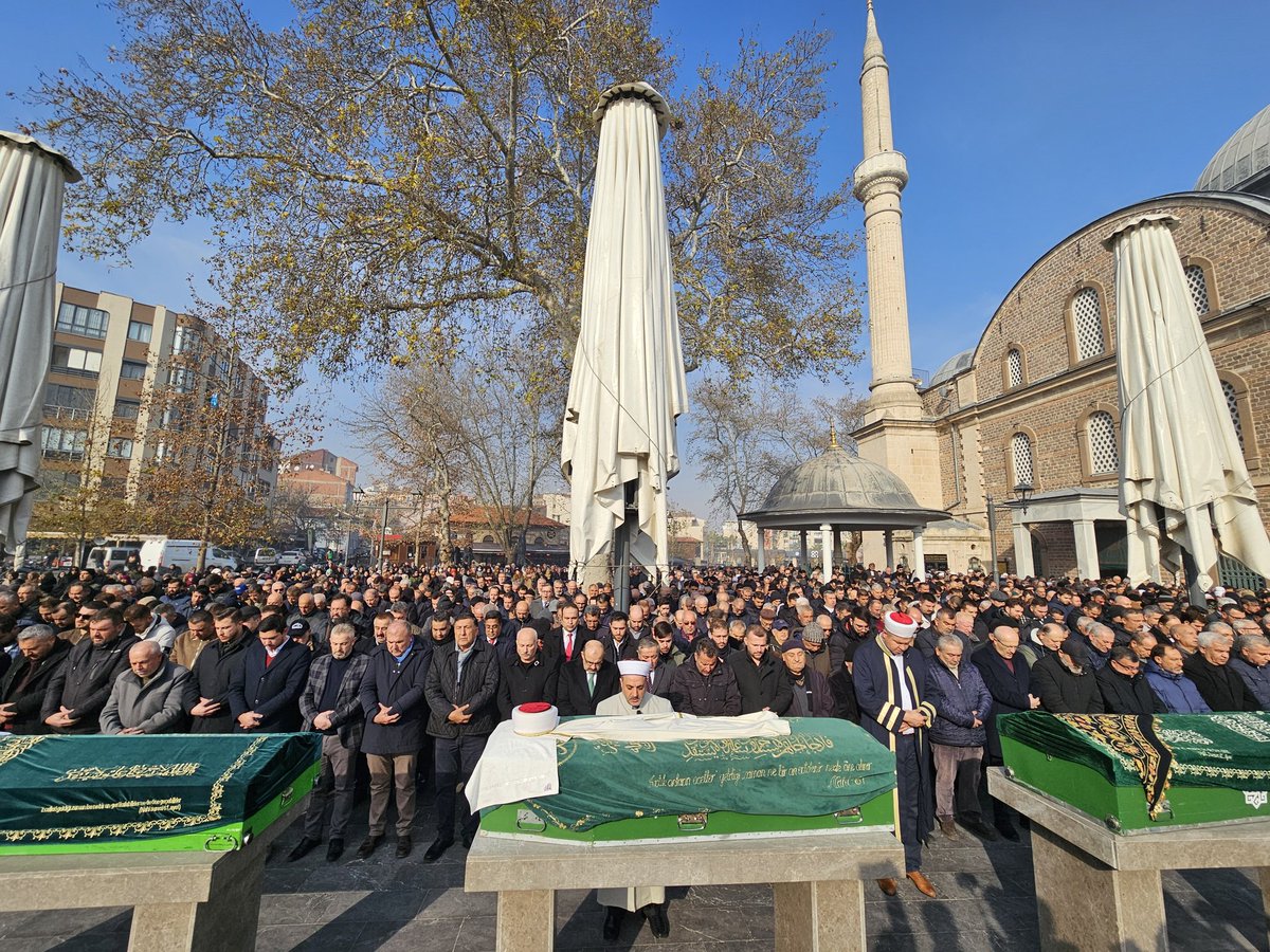 Balıkesir’deki Zağnos Paşa Camii’nde Kurra Hafız Mahmut İnan’ın Son Yolculuğu Yapıldı