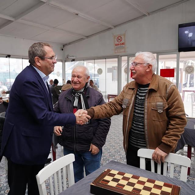 Cunda Adası’nda sıcak sohbetler