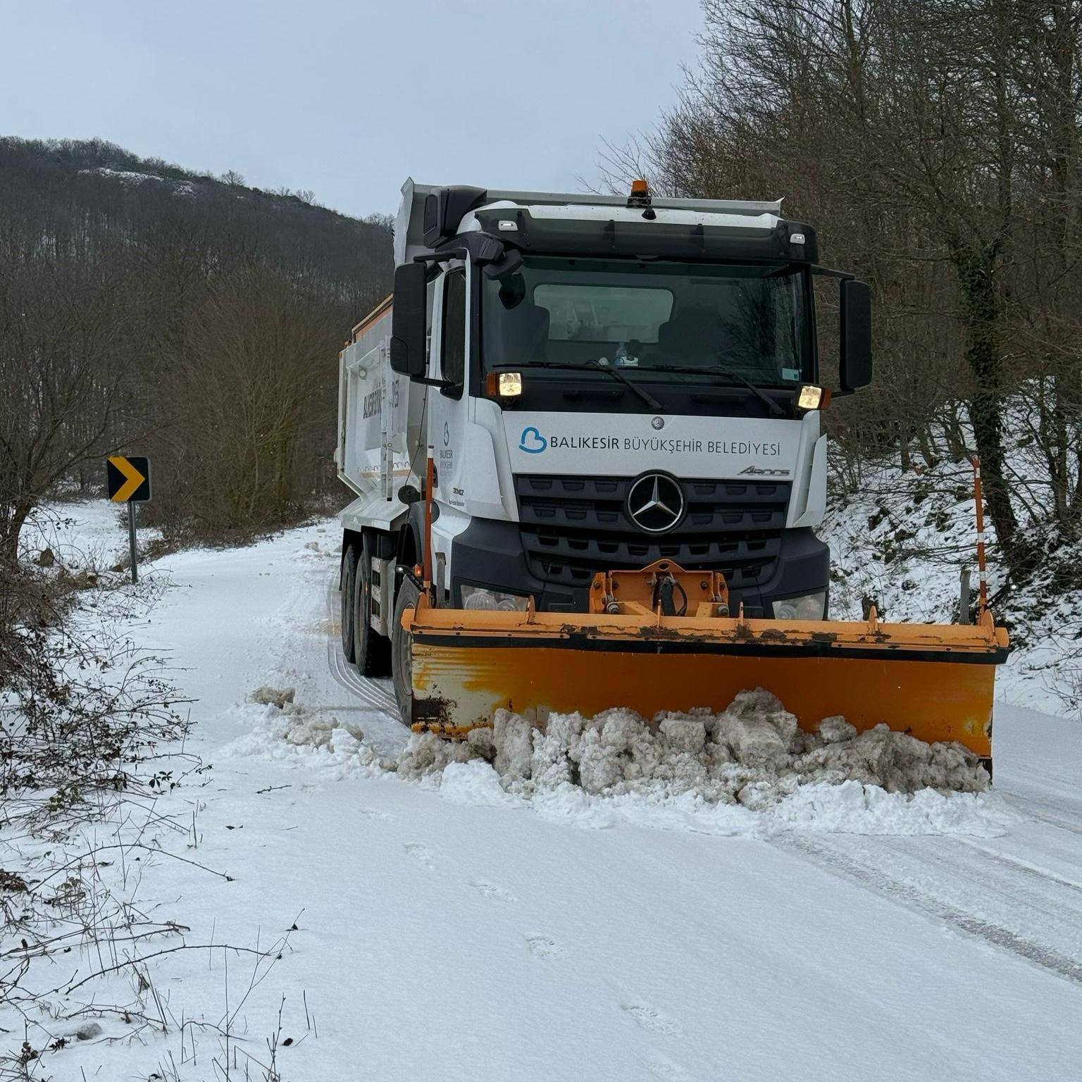 Balıkesir’de Kar Yağışına Karşı Etkin Mücadele Devam Ediyor