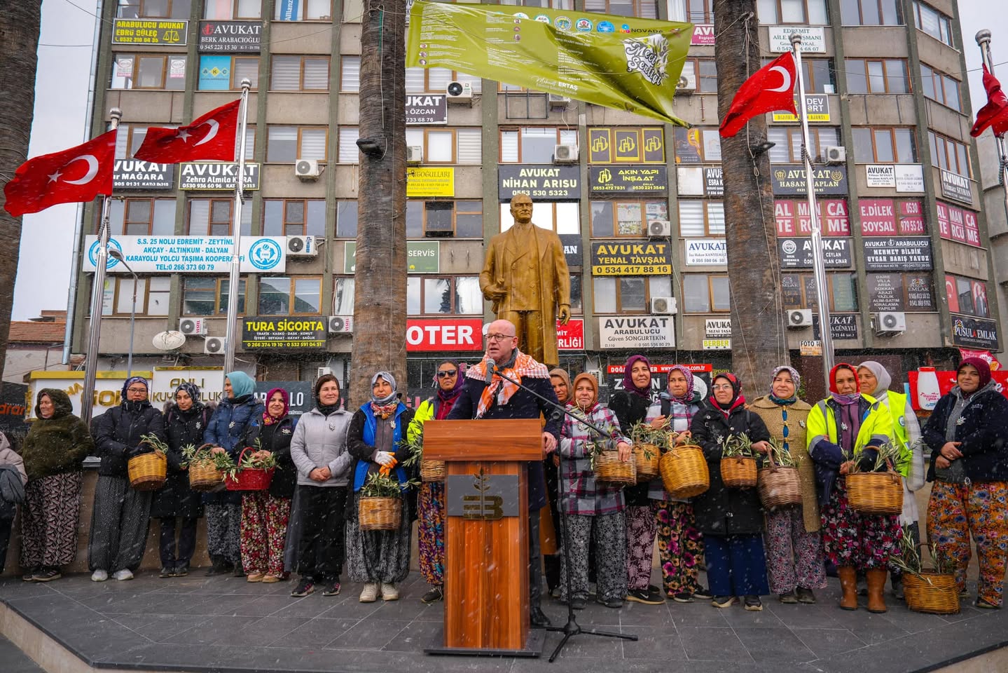 Edremit’te Geleneksel Meci Şenliği Coşkusu