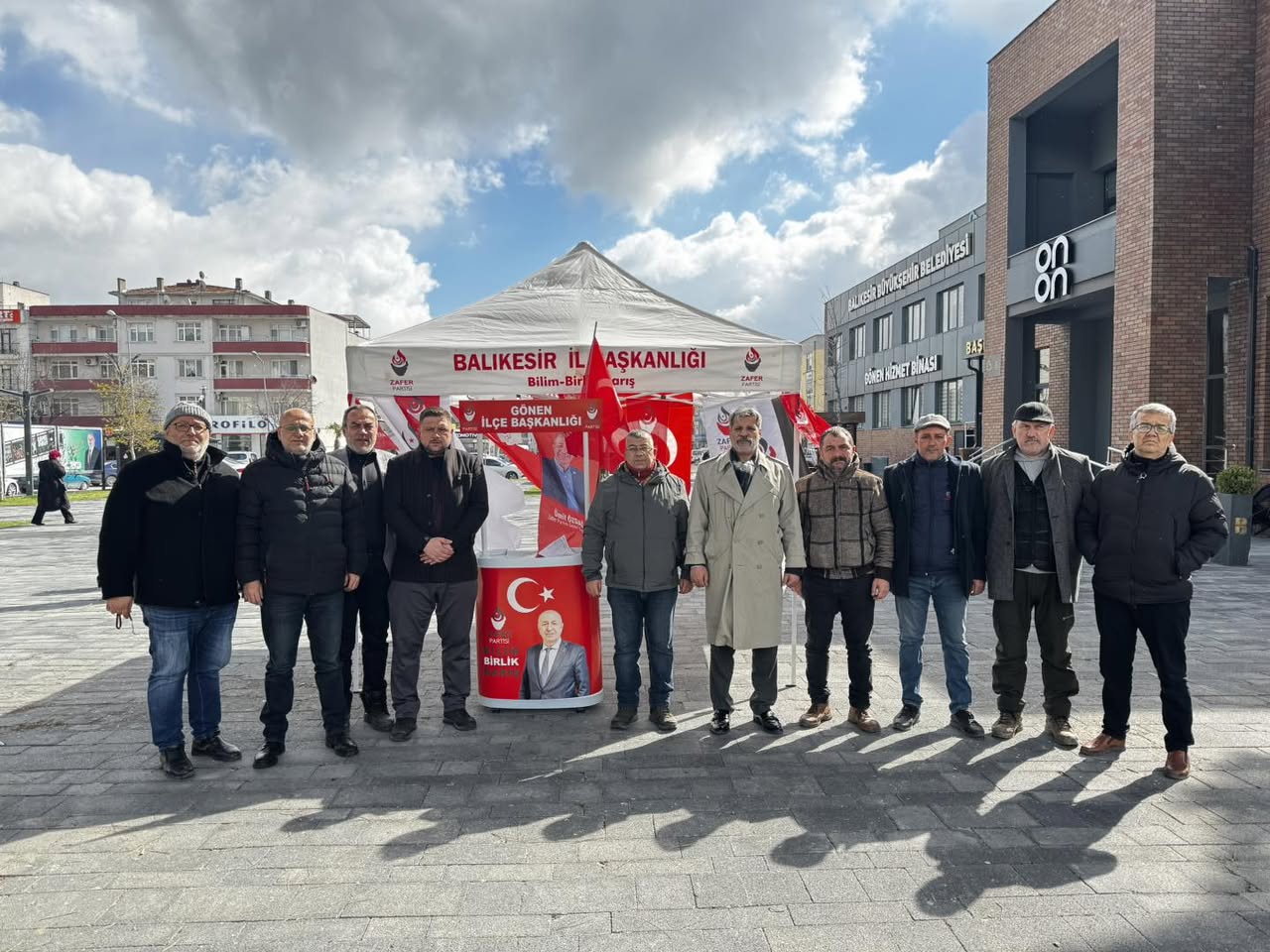 Zafer Partisi Gönen’de Ümit Özdağ İçin İmza Kampanyası Başlattı