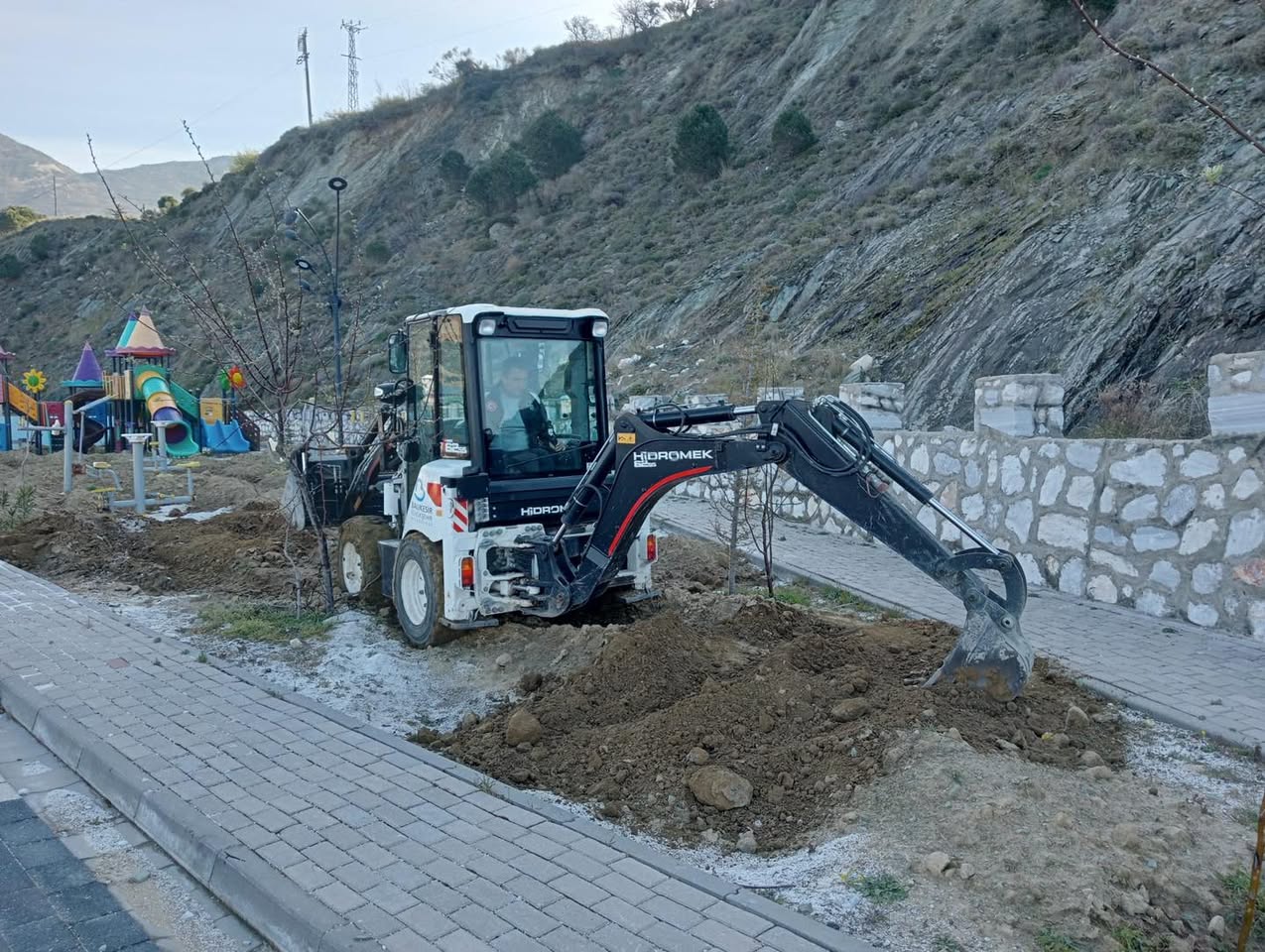 Marmara Adaları’nda Çevre Düzenleme Çalışmaları Devam Ediyor