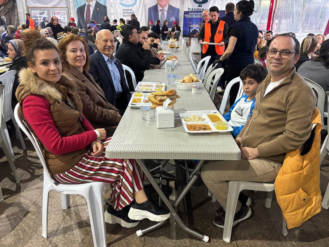 Bandırma’da İftar Sofraları Dayanışmayla Kuruluyor