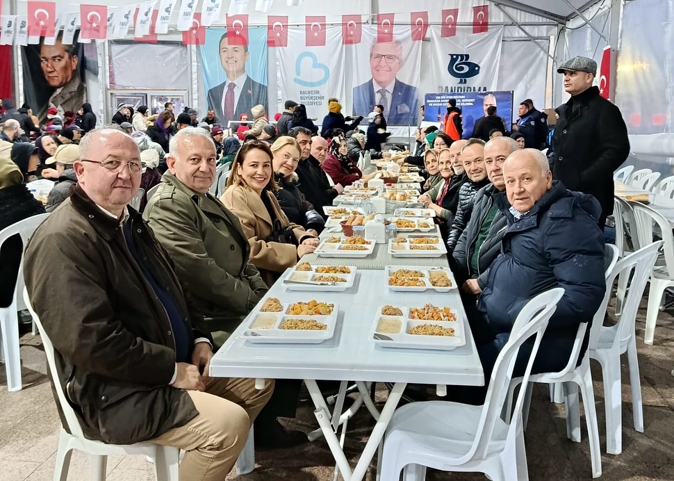 Bandırma’da İftar Sofrası Sevinç Asitçilik Tarafından Kuruldu