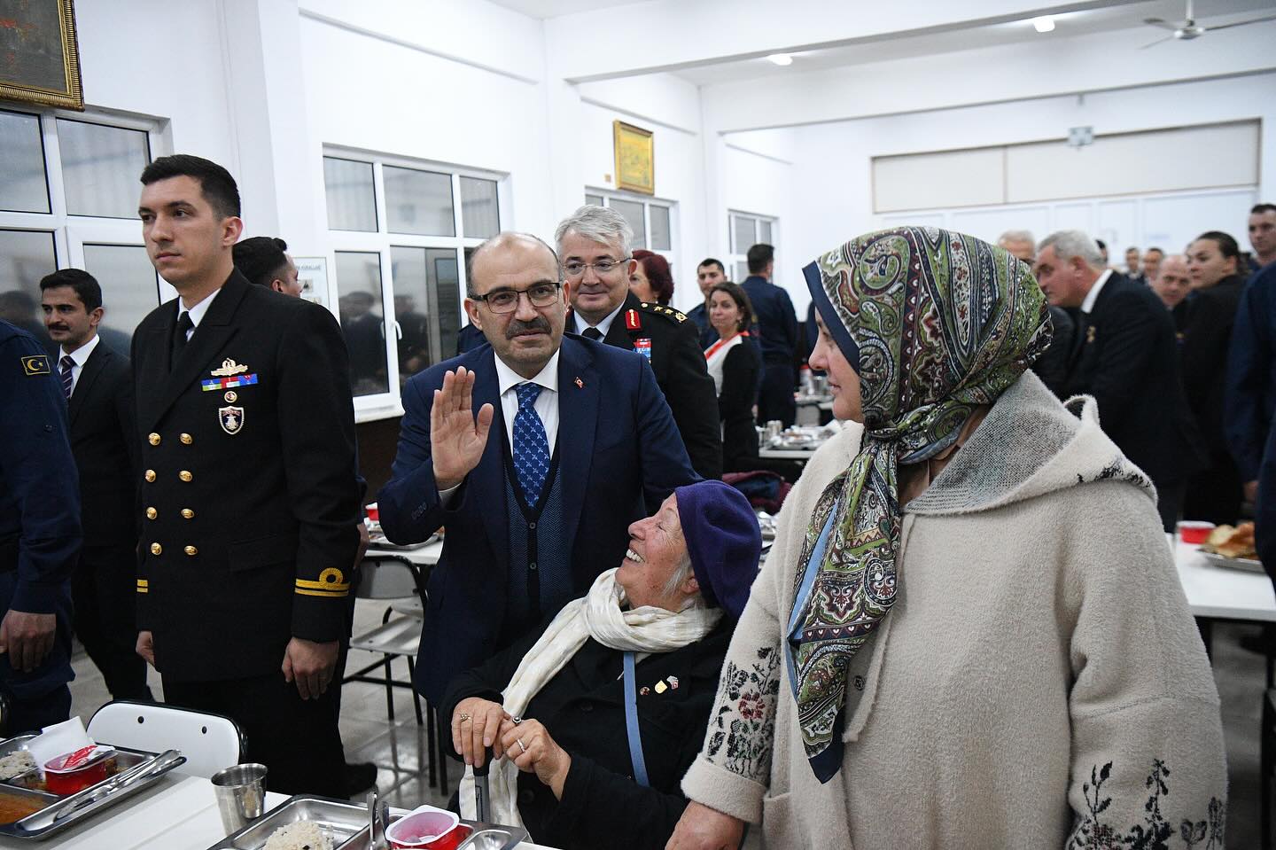 Balıkesir’de Vali Ustaoğlu, Erdek Mayın Filo Komutanlığı İftar Programına Katıldı