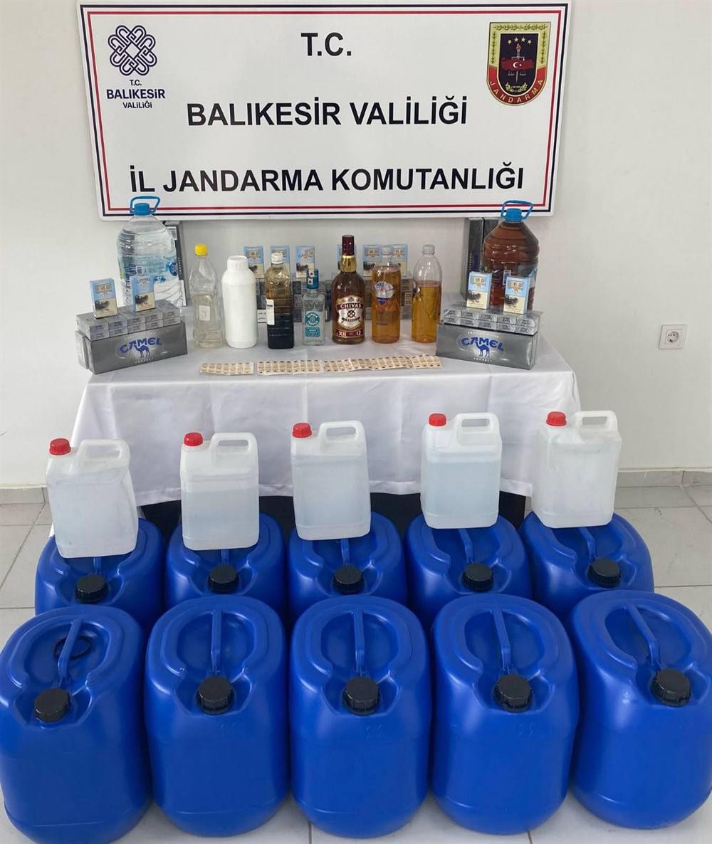 Balıkesir’de Jandarmadan Kaçak Alkol ve Tütün Operasyonu