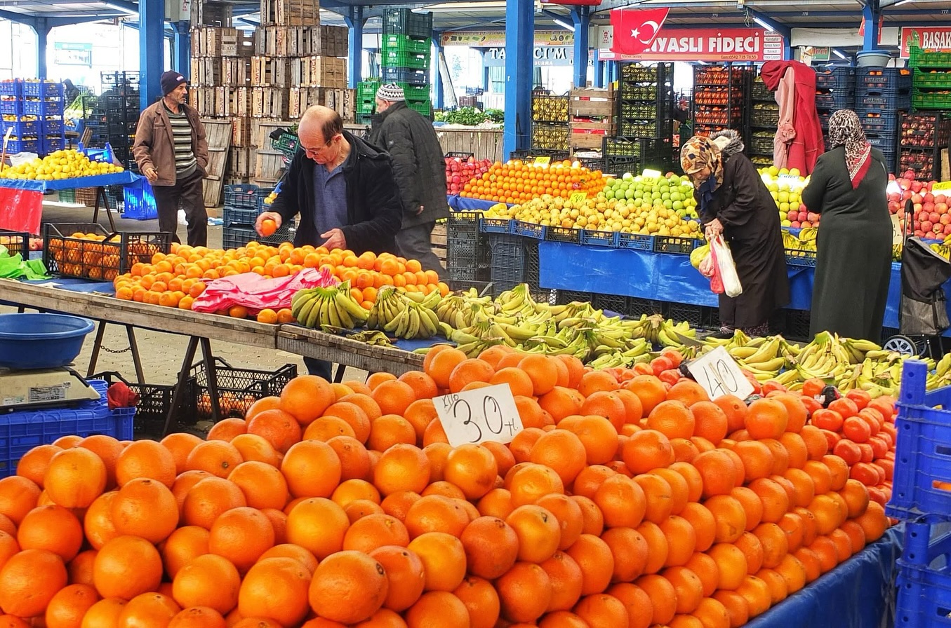 Gönen’de Salı Pazarı Bereketi