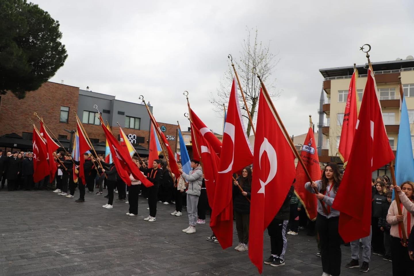 Gönen’de Çanakkale Zaferi’nin 110. Yıl Dönümü Coşkuyla Kutlandı